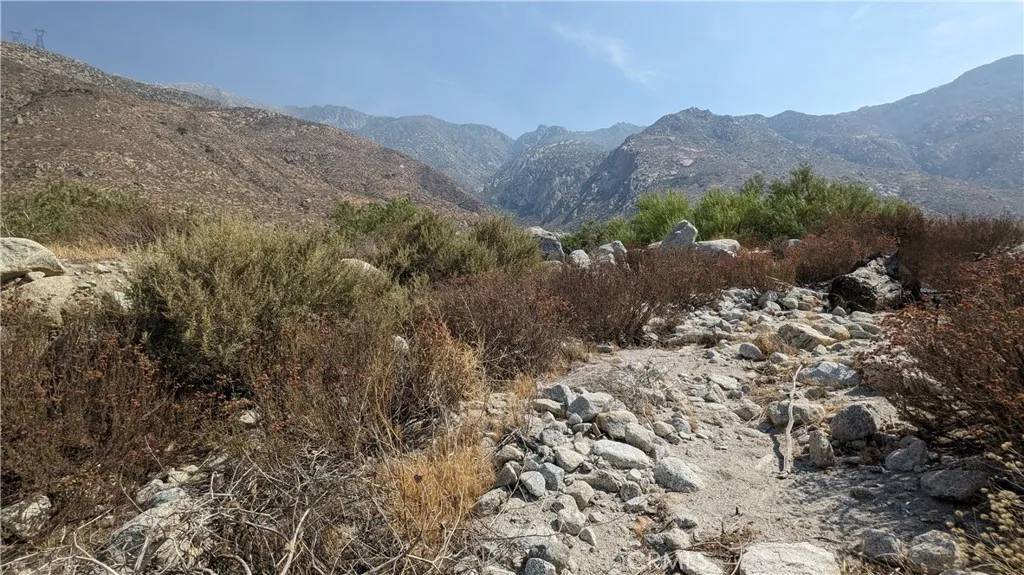 Cabazon, CA 92230,0 Hattie