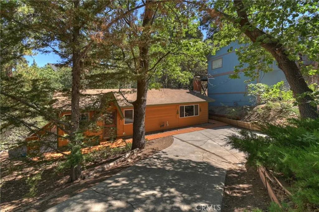 Big Bear Lake, CA 92315,830 Villa Grove Avenue