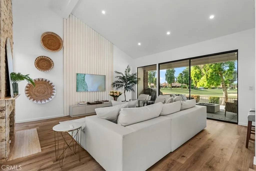 Palm Desert, CA 92260,172 S Castellana