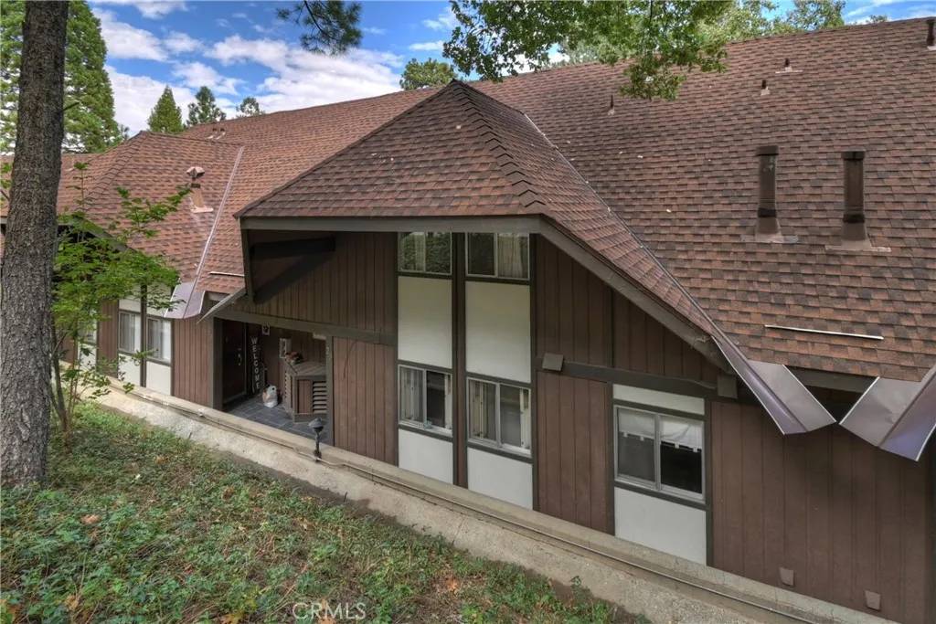 Lake Arrowhead, CA 92352,966 Willow Creek Road #25