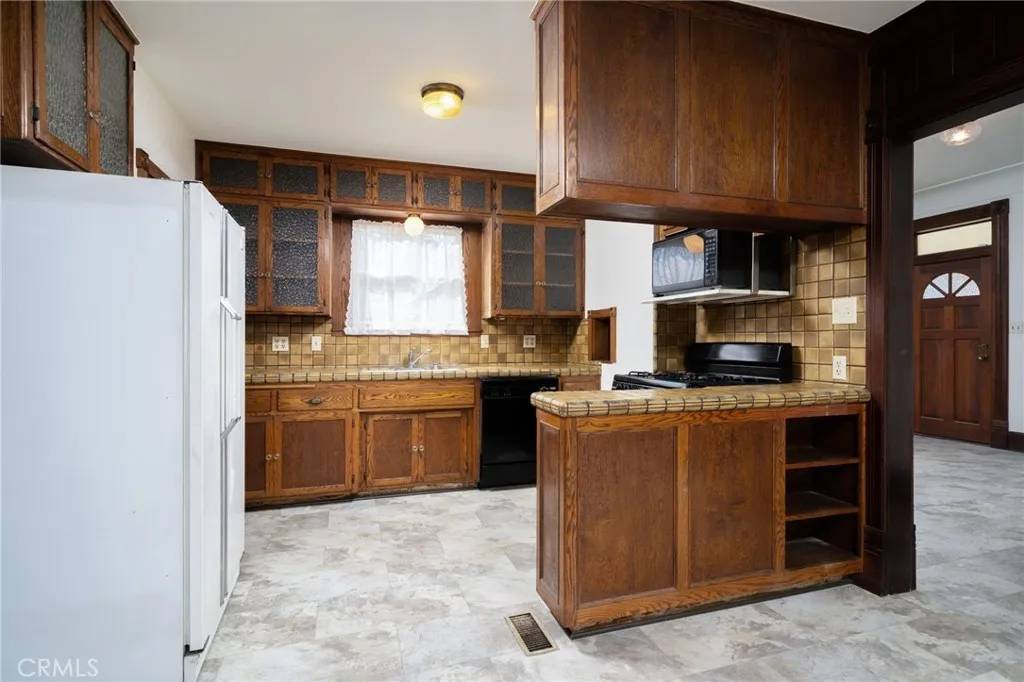 Highland, CA 92346,27171 Pacific