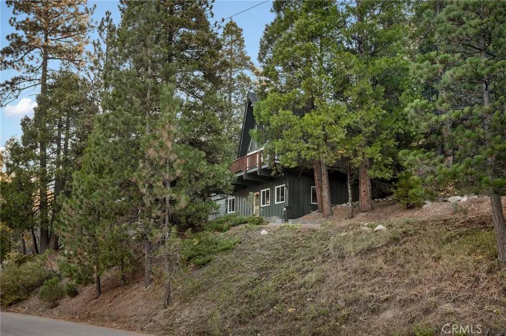 Lake Arrowhead, CA 92352,579 Golf Course Rd