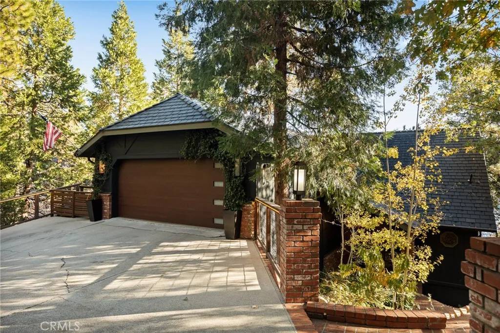 Lake Arrowhead, CA 92352,27506 North Bay