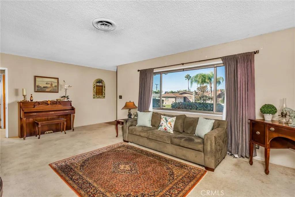 Calimesa, CA 92320,249 Harruby