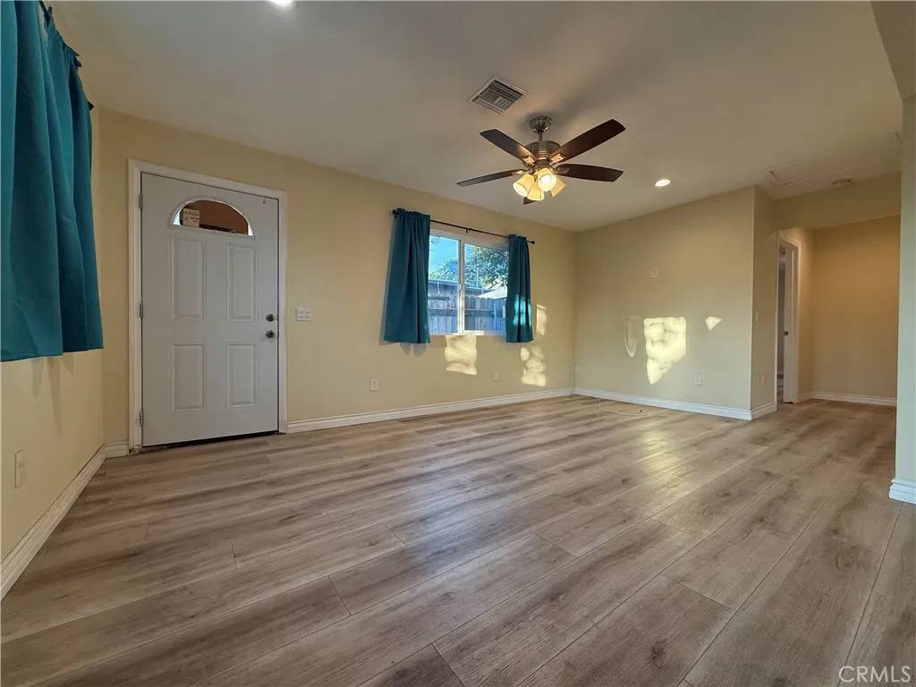 Redlands, CA 92374,409 W Pioneer #2