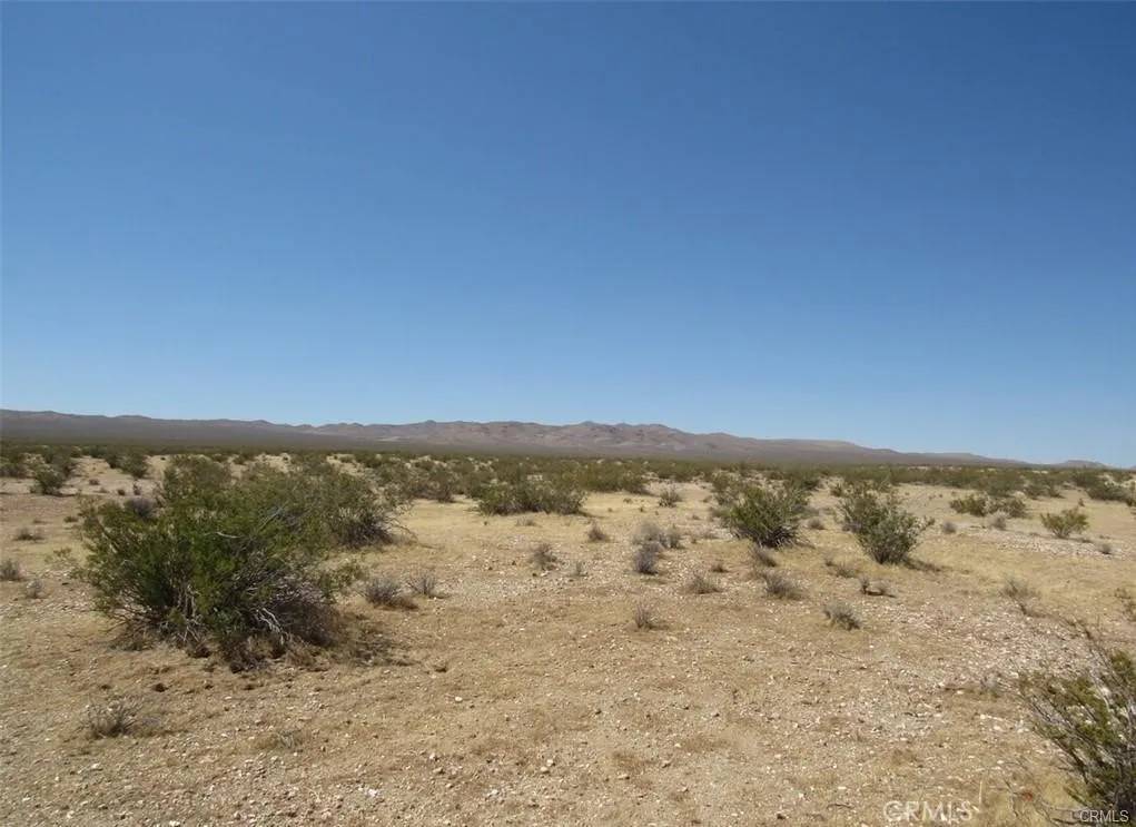 Lucerne Valley, CA 92356,0 0446-032-28-0000