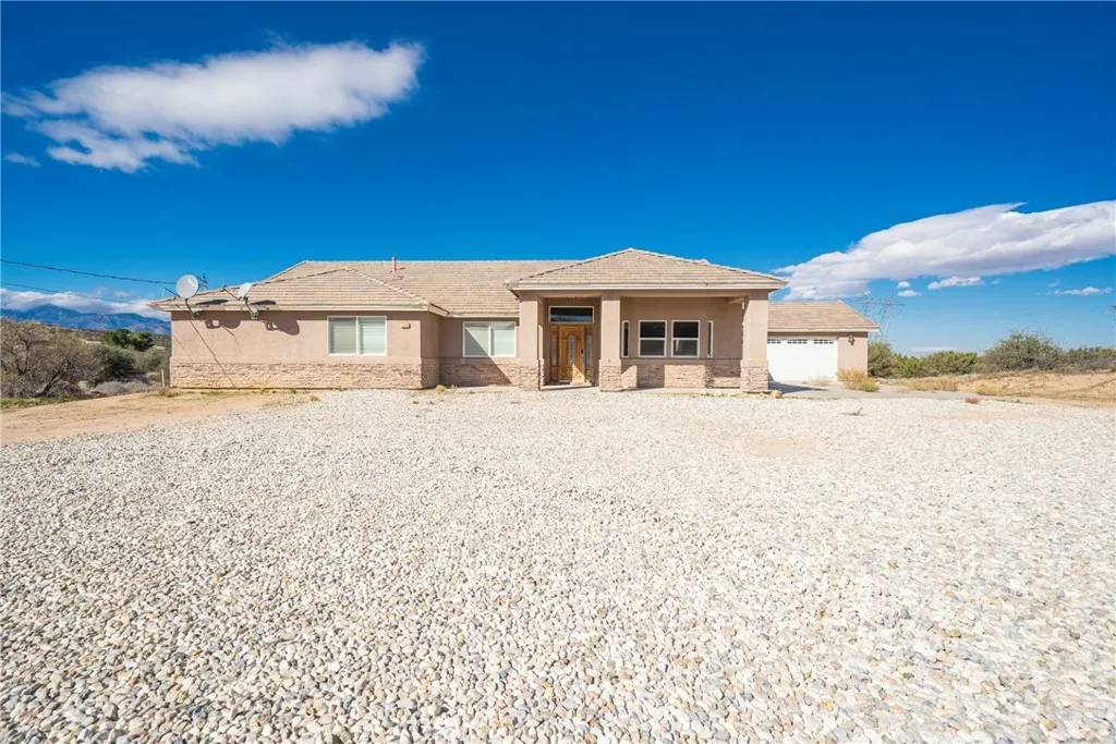 Oak Hills, CA 92344,5378 Bellflower Street