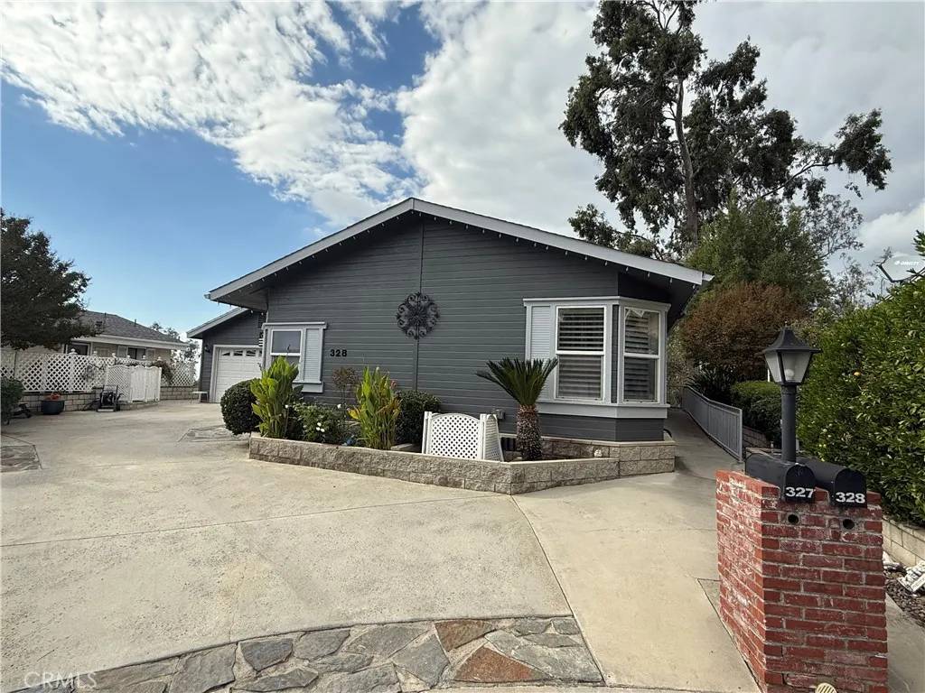 Highland, CA 92346,4040 Piedmont #328
