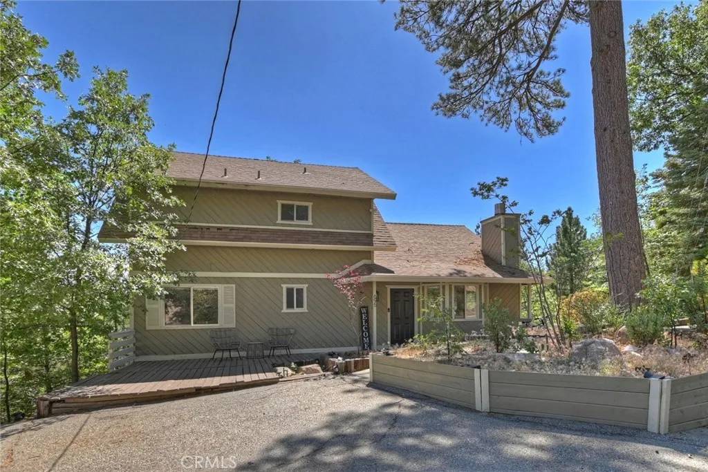 Lake Arrowhead, CA 92352,695 Sutter