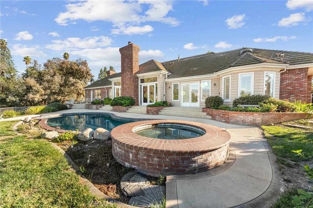 Redlands, CA 92373,1911 Country Club Drive