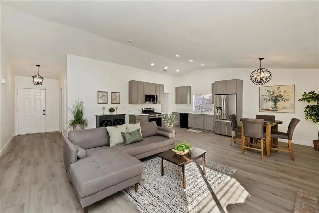 Redlands, CA 92374,934 Gail