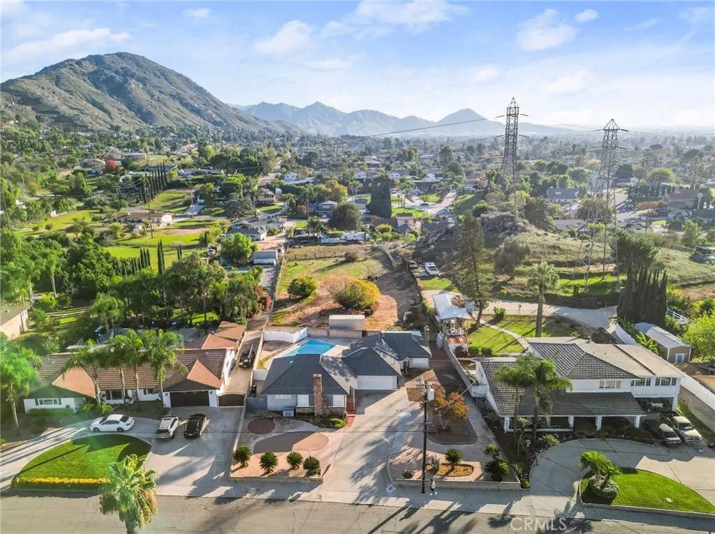 Grand Terrace, CA 92313,22895 Vista Grande