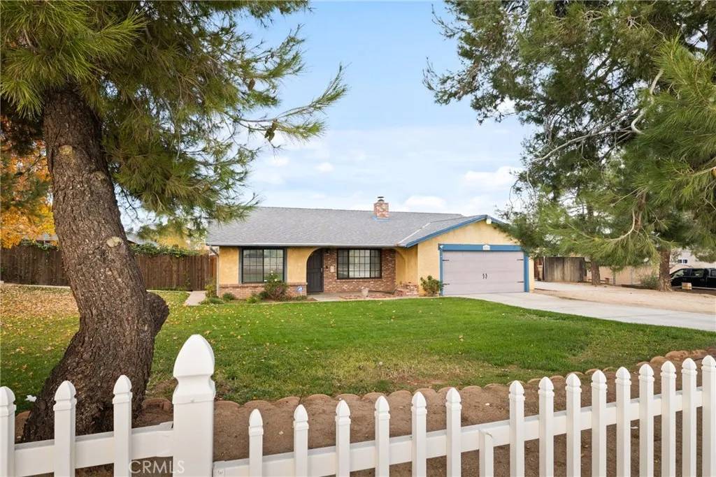 Hesperia, CA 92345,15712 Cashew