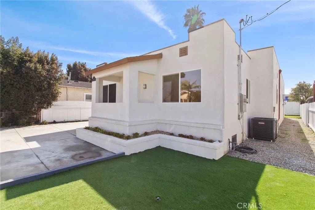 Inglewood, CA 90304,4144 Lennox Boulevard