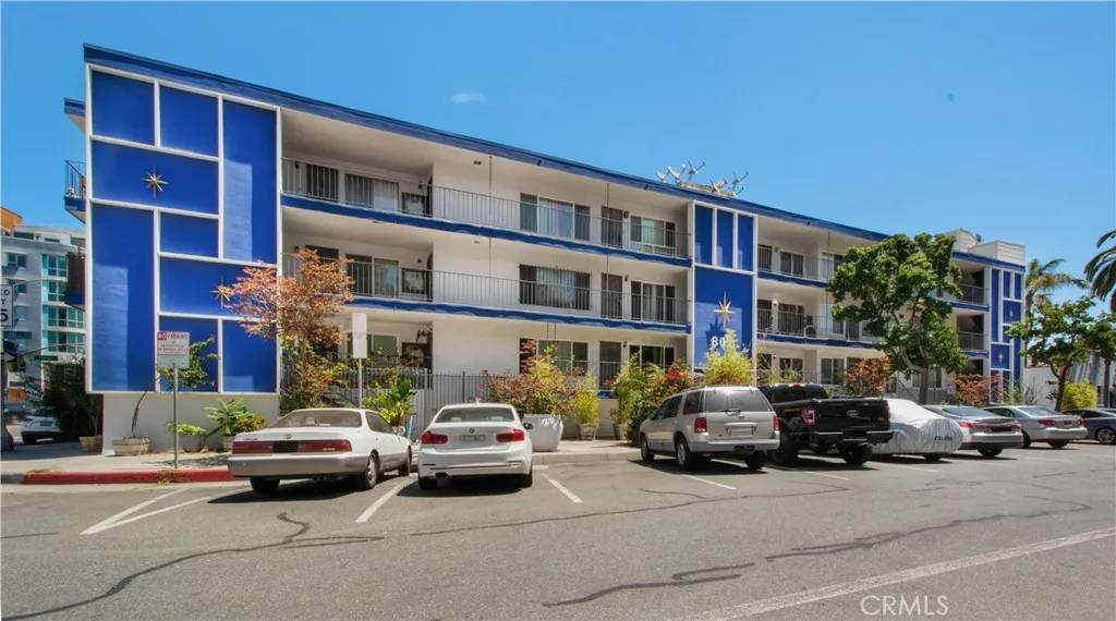 Long Beach, CA 90802,801 E 1st Street #15