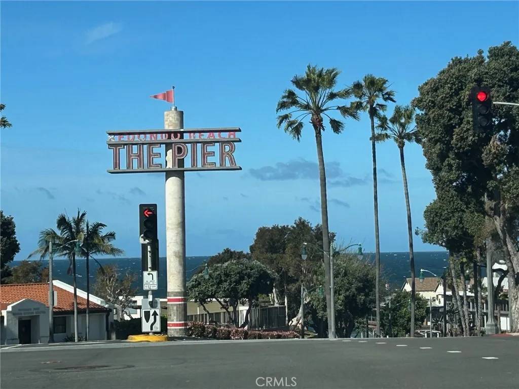 Redondo Beach, CA 90277,650 The Village #106