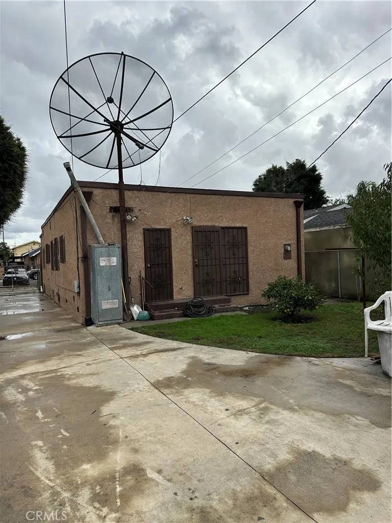 Los Angeles, CA 90003,131 E 99th