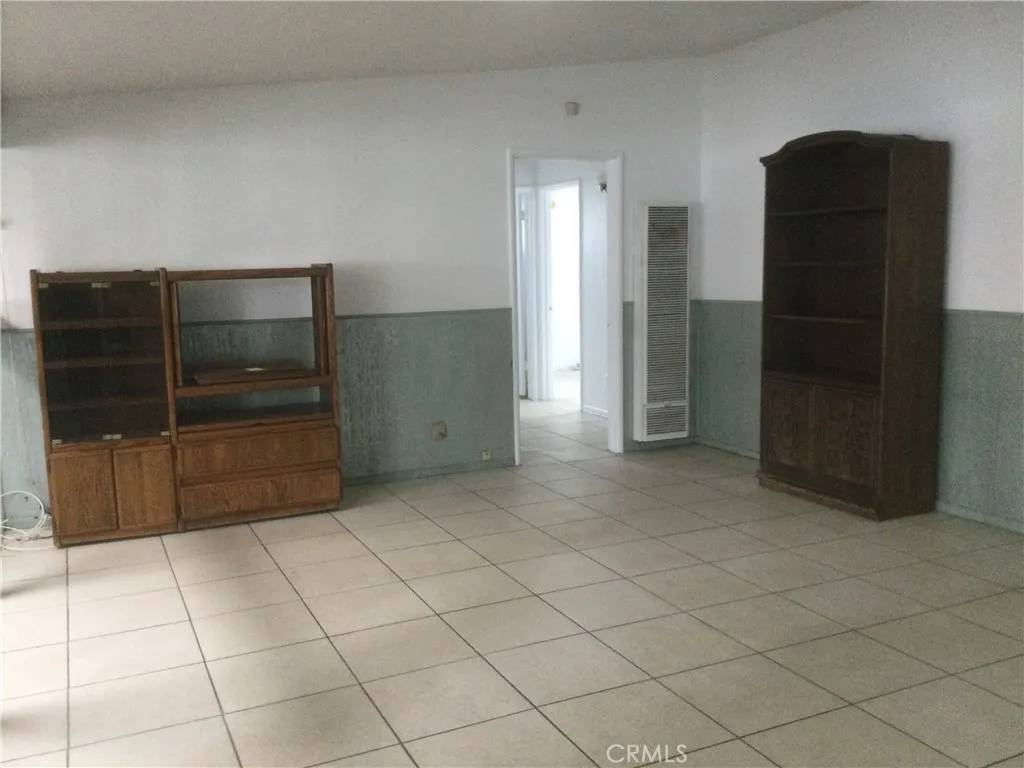 Ontario, CA 91762,443 N Elderberry Avenue