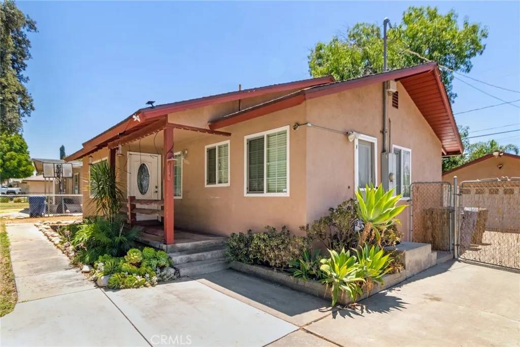 Riverside, CA 92506,3086 Bautista Street