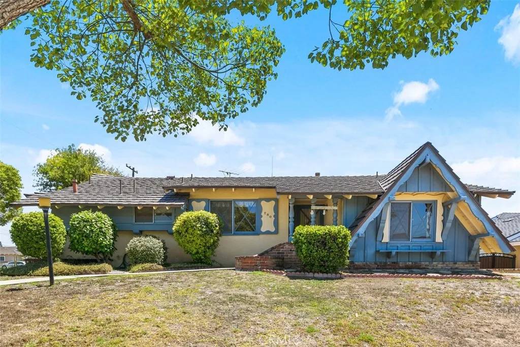 La Habra, CA 90631,730 Ridgehaven Drive