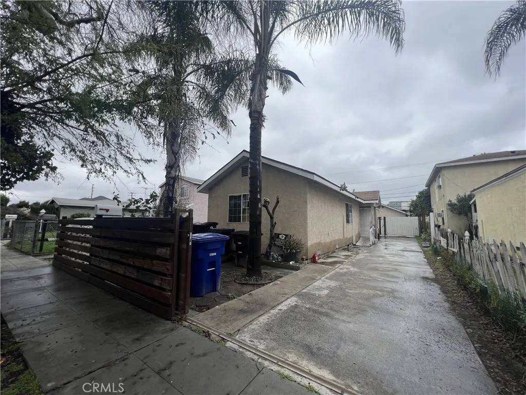 South Gate, CA 90280,9820 Virginia Avenue