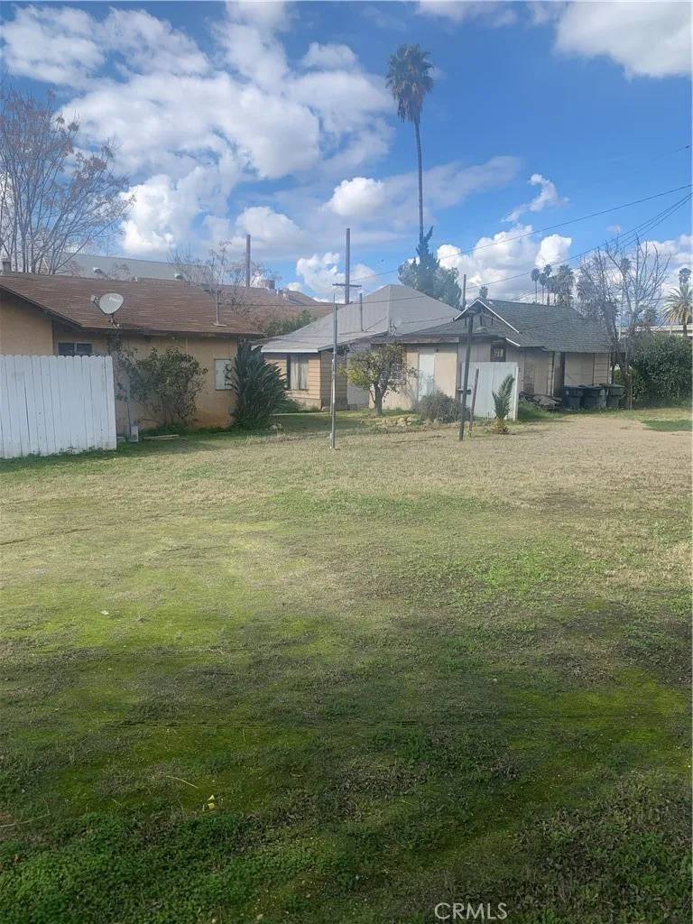 Redlands, CA 92374,214 E High Avenue