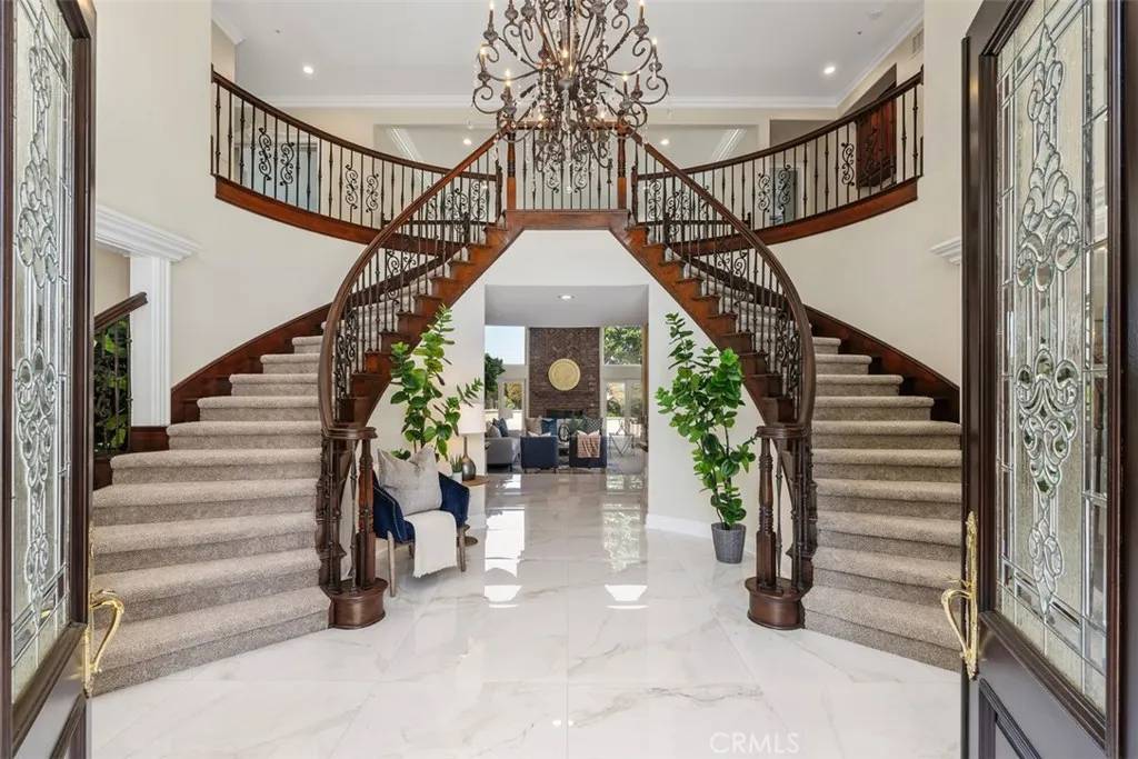 Riverside, CA 92506,6863 Canyon Hill Drive