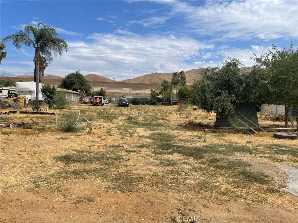 Jurupa Valley, CA 92509,3865 Fox Tail North