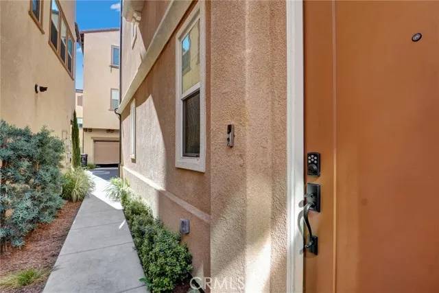 Mission Hills (san Fernando), CA 91345,11243 N Alta Avenue