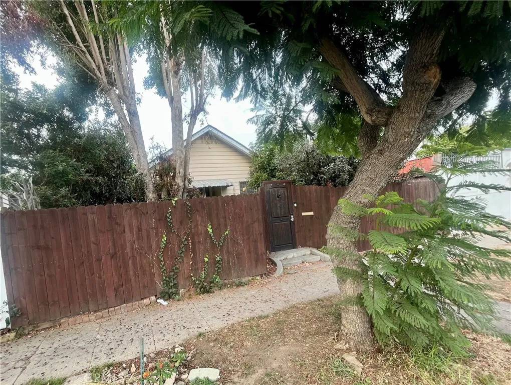 Venice, CA 90291,611 Sunset Avenue