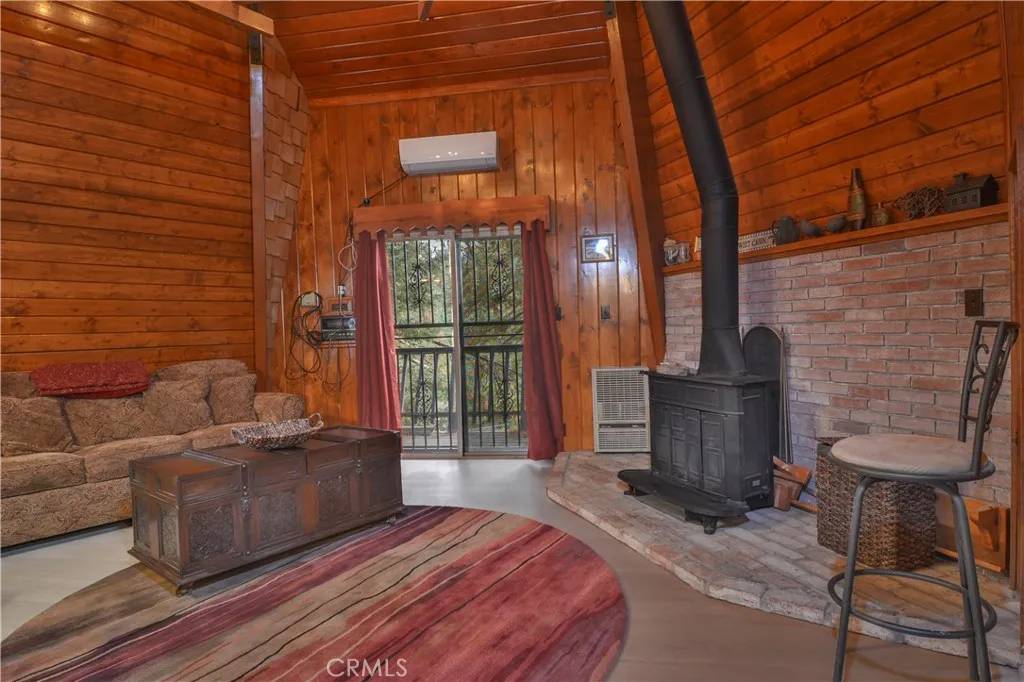 Running Springs, CA 92382,31438 Easy Street
