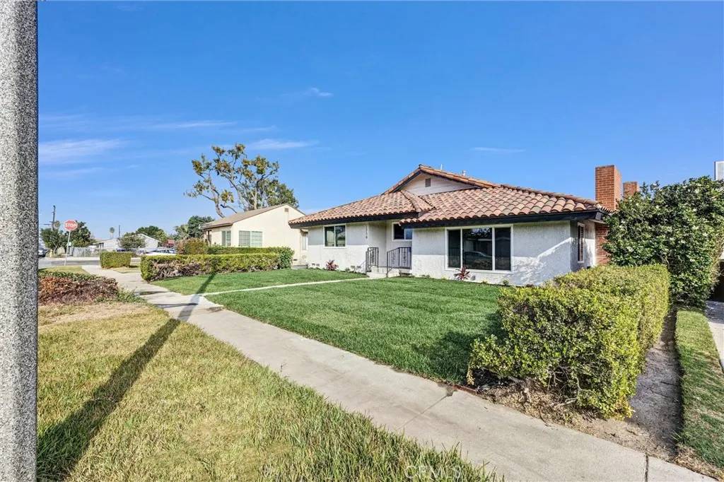 Compton, CA 90222,1716 N Grandee Avenue