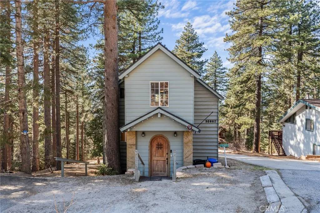 Running Springs, CA 92382,30862 Live Oak Drive