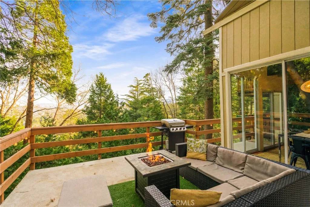 Lake Arrowhead, CA 92352,579 E Victoria Court