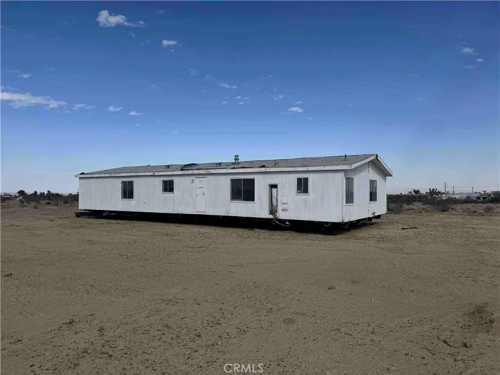 Phelan, CA 92371,5520 Luna Road