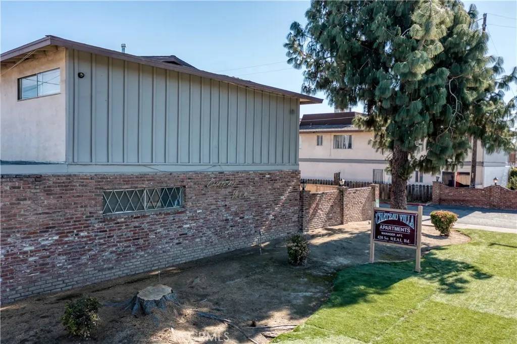 Bakersfield, CA 93309,420 S Real Road