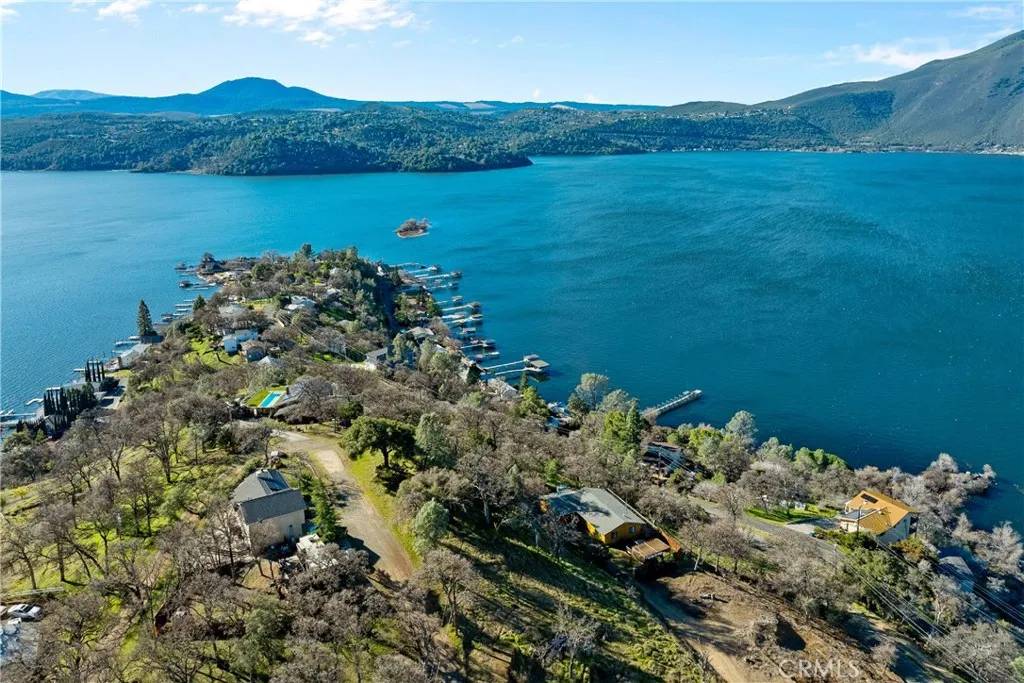 Clearlake, CA 95424,3111 Oak Crest