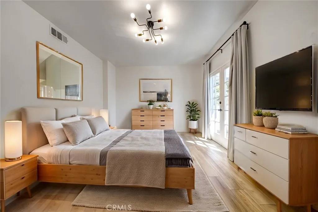 West Hollywood, CA 90069,1133 N Clark Street #101