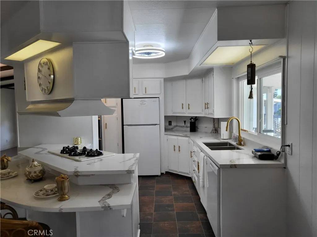 Placentia, CA 92870,210 Silverlake
