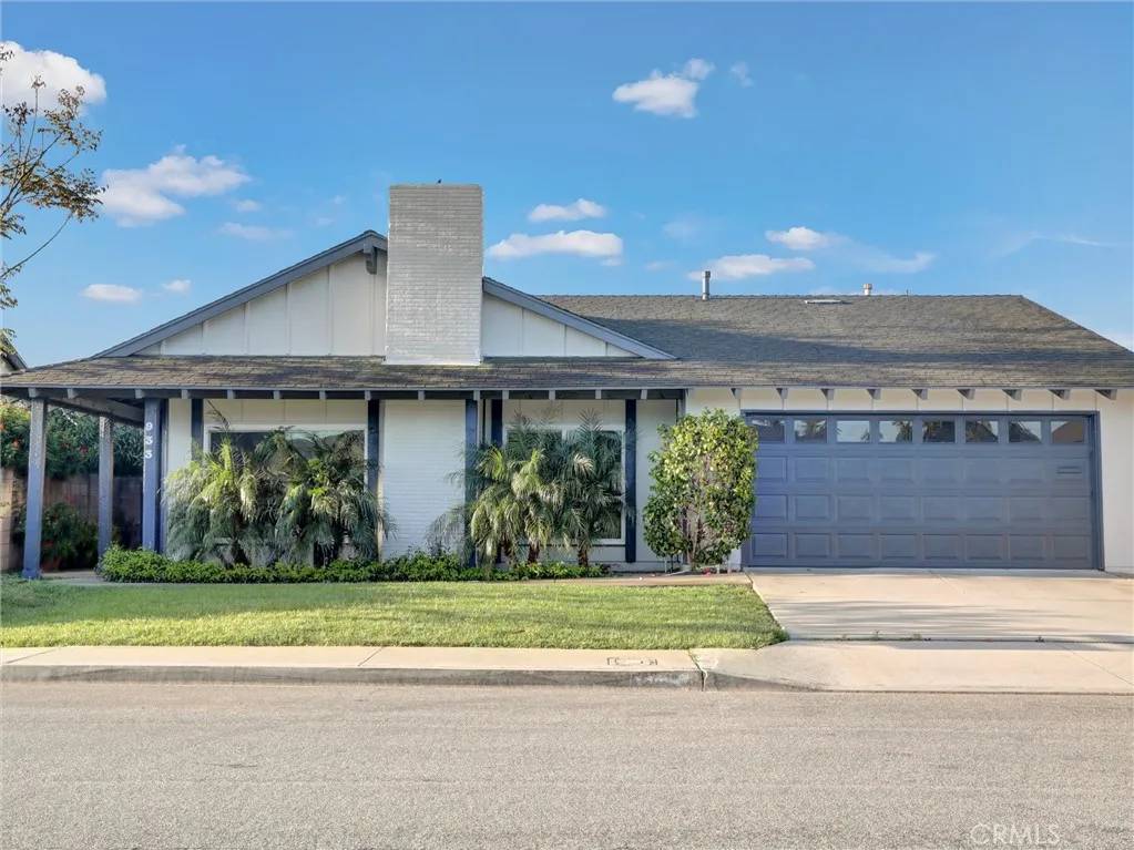 Costa Mesa, CA 92626,933 Carnation Avenue