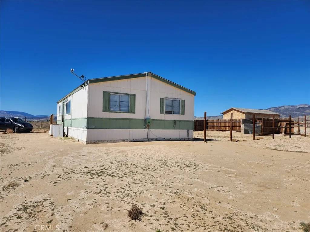 Rosamond, CA 93560,27543 Kingbird