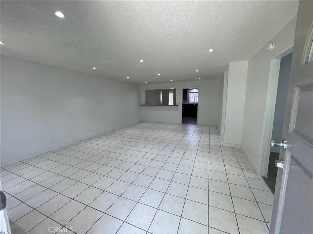 Tustin, CA 92780,14802 Newport #2B