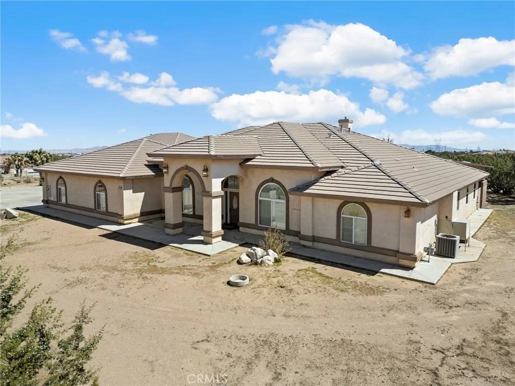 Oak Hills, CA 92344,9269 Daisy Road