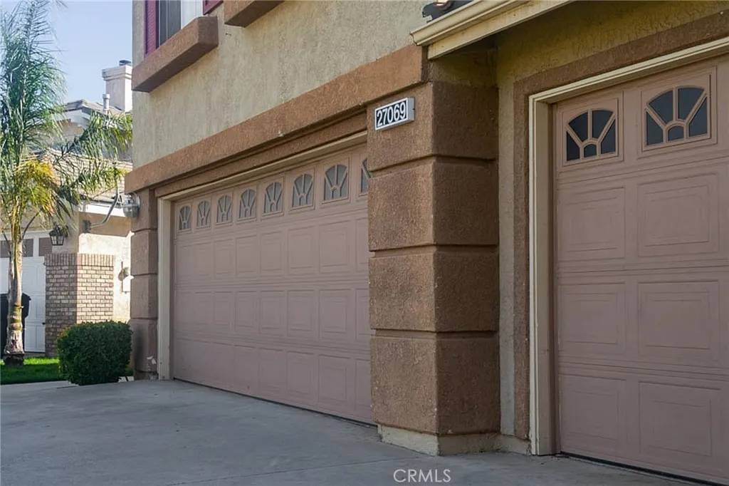 Corona, CA 92883,27069 Dawnview Court