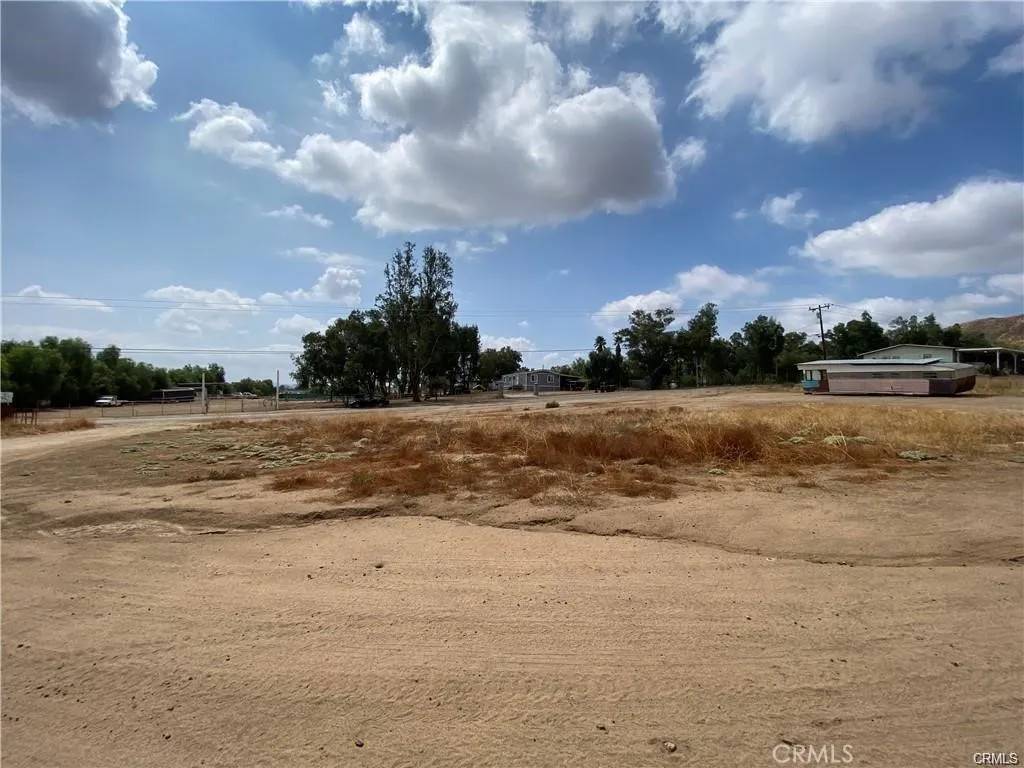 Perris, CA 92570,0 Maguglin