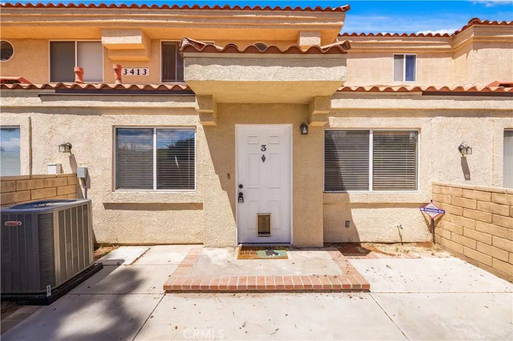 Lancaster, CA 93536,43413 30th Street West #3