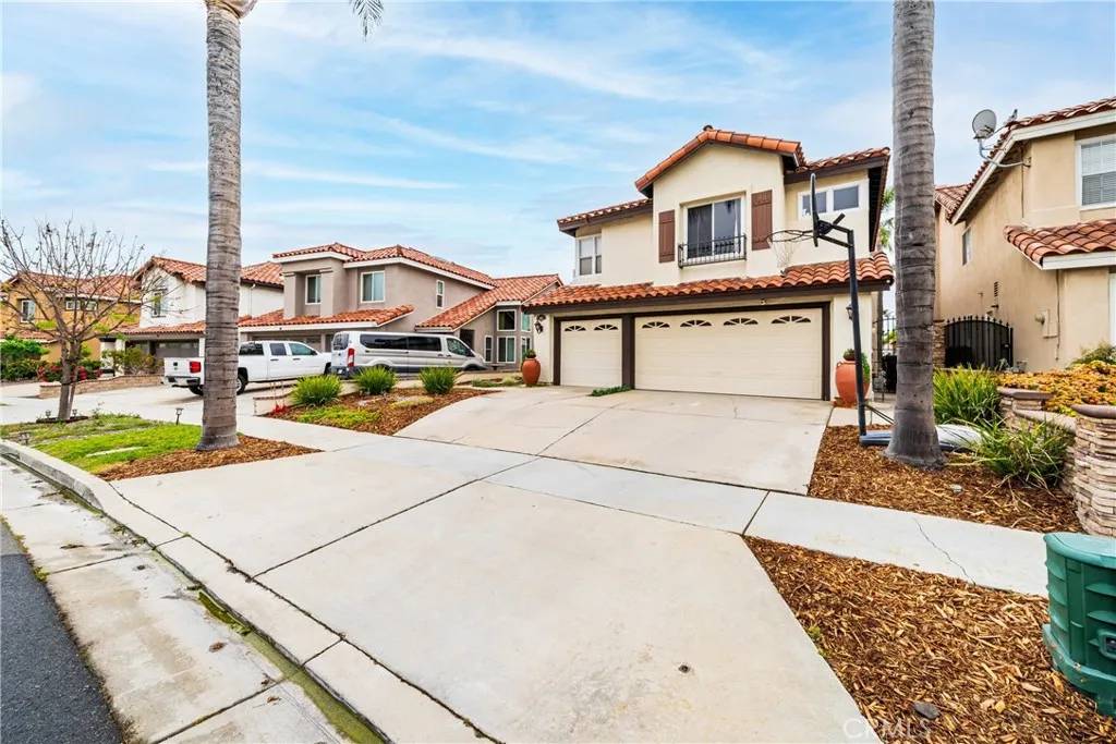 Corona, CA 92882,1081 Vista Lomas Lane