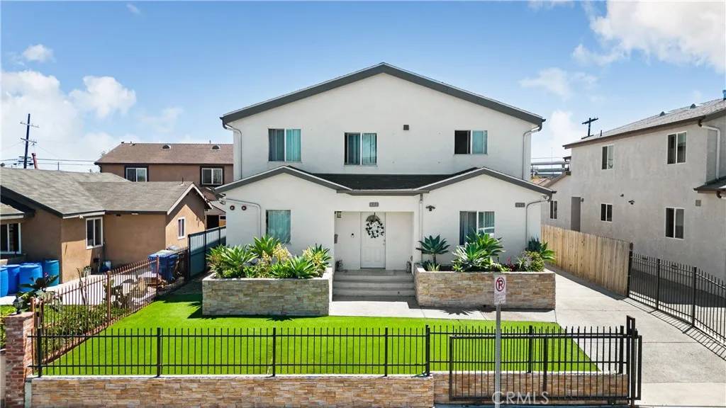 Los Angeles, CA 90061,152 W 111th Place
