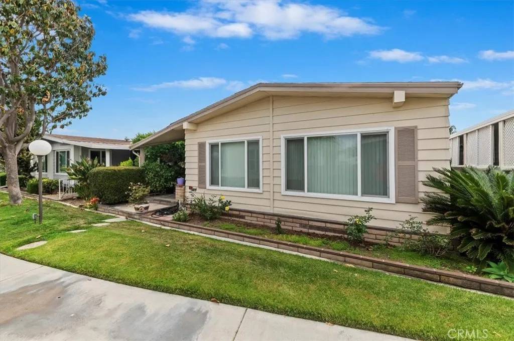 Placentia, CA 92870,345 Crestlake