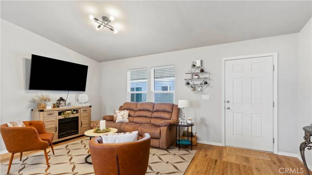 Lake Elsinore, CA 92530,300 Ellis #10
